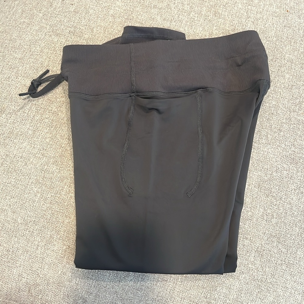 Under Armour High-Rise Black ribbed Leggings - Picture 4 of 5